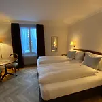 Carlton-Europe Vintage Adults Hotel