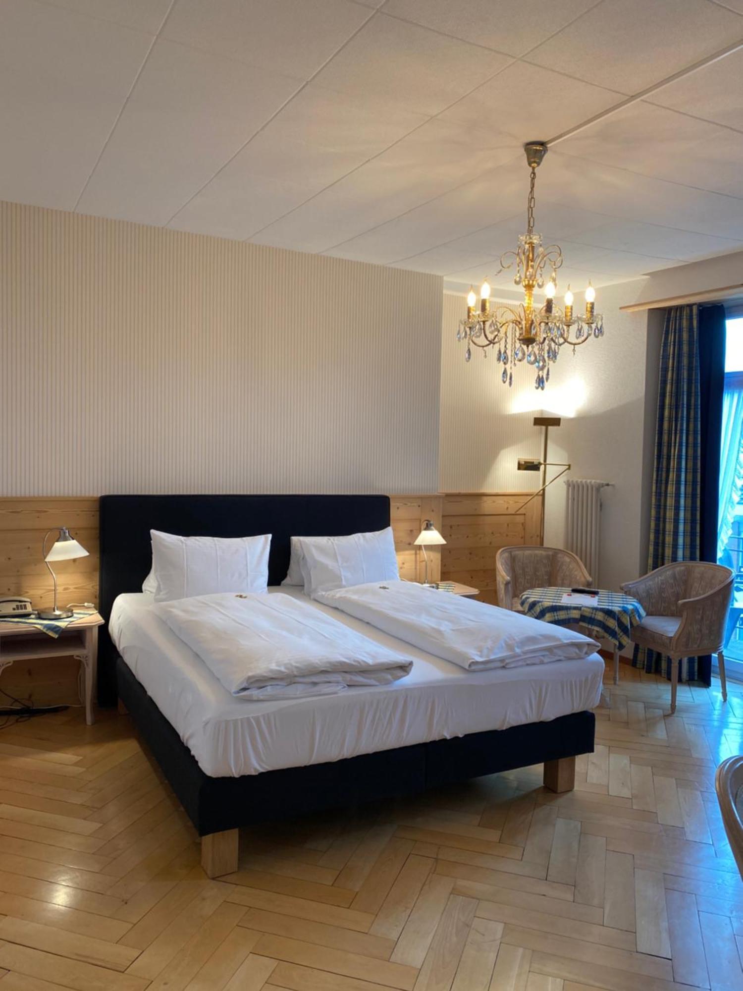 Carlton-europe Vintage Adults 4*