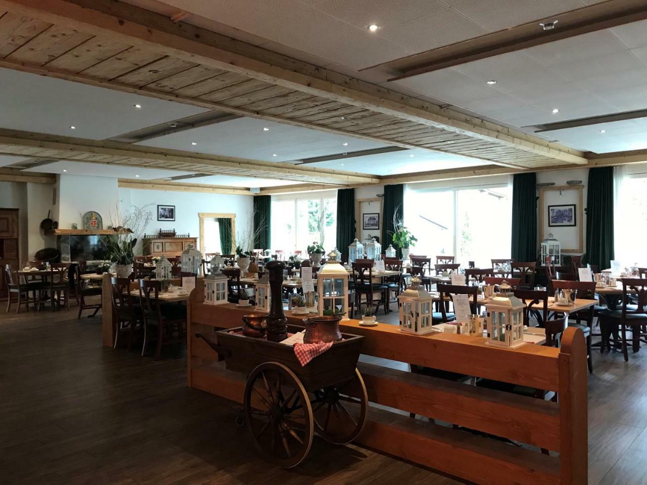 Hotel Carlton-europe Vintage Adults